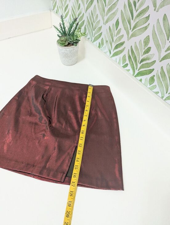 Younique Shimmery Iridescent Wine Burgundy Y2K 90s Mini Skirt Size 9/10 Vintage
